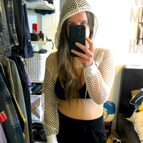 Small white cropped fishnet rave wear - Picture 2 of 3